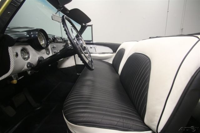 1953 Buick Skylark Convertible - photo 4