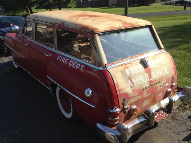 1953 Chrysler Town & Country Wagon - photo 3