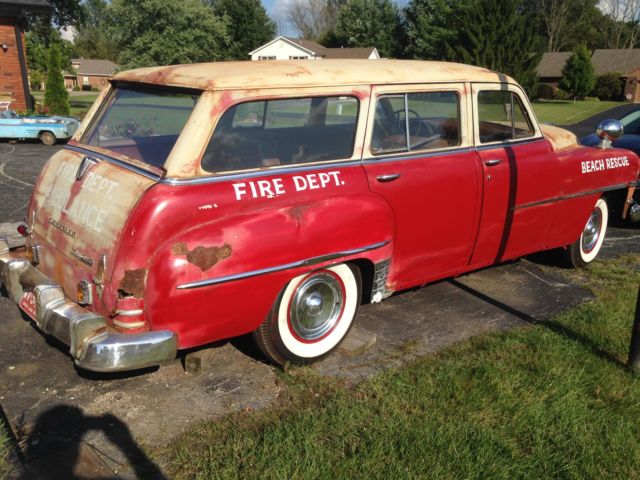 1953 Chrysler Town & Country Wagon - photo 4
