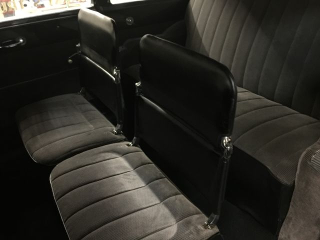 1953 Chrysler Town & Country Limousine - photo 13