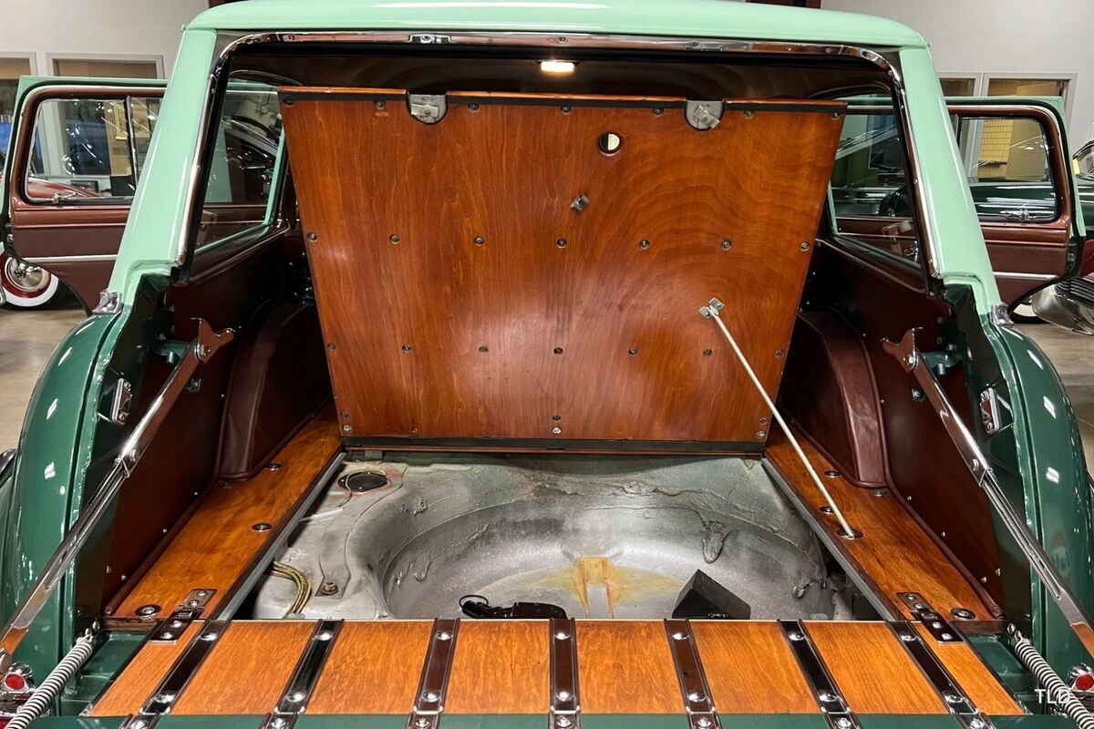 1953 Chrysler Town & Country Station Wagon - photo 5