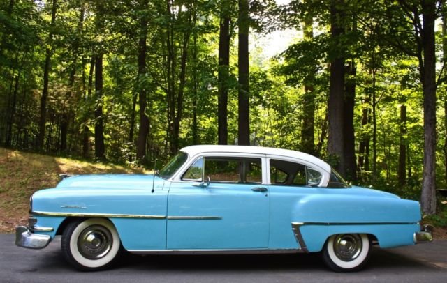 1953 Chrysler Windsor DeLuxe Coupe. Very nice affordable Classic, and fun. 1953 Chrysler Windsor Deluxe