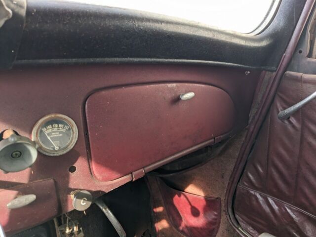 1953 Citroen Traction Avant Saloon - photo 12