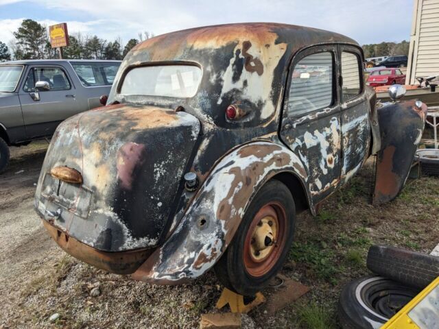 1953 Citroen Traction Avant Saloon - photo 4