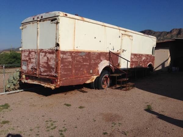 1953 International Harvester Fageol Twin Coach Moving Van - photo 2