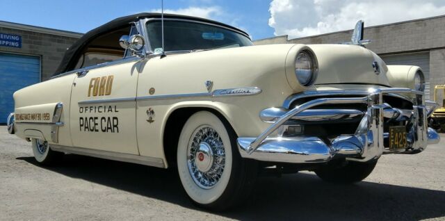 1953 FORD CRESTLINE SUNLINER PACE CAR 239 V-8 MANUAL TRANS OVERDRIVE CONVERTIBLE 1953 Ford Crestline PACE CAR