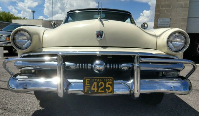 1953 Ford Crestline PACE CAR - photo 2