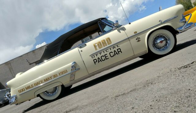 1953 Ford Crestline PACE CAR - photo 8