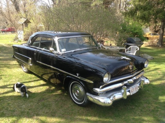 1953 Ford Crestline Victoria - photo 2