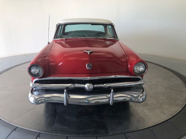 1953 Ford Crestline Victoria - photo 2