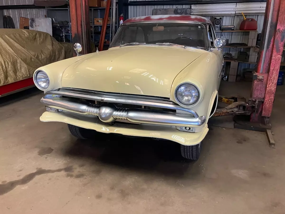 1953 FORD CRESTLINER 1953 Ford Crestline