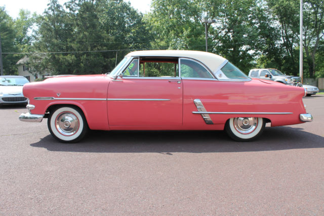1953 Ford Crestliner Victoria Hardtop - photo 5
