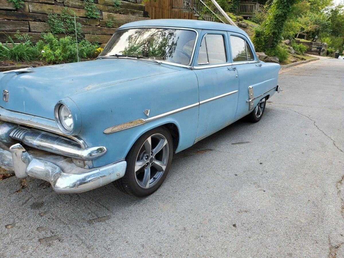 1953 Ford Customline Sedan 4dr - photo 2
