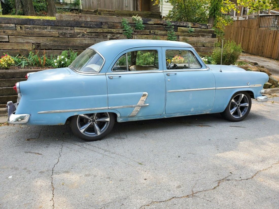 1953 Ford Customline Sedan 4dr - photo 3