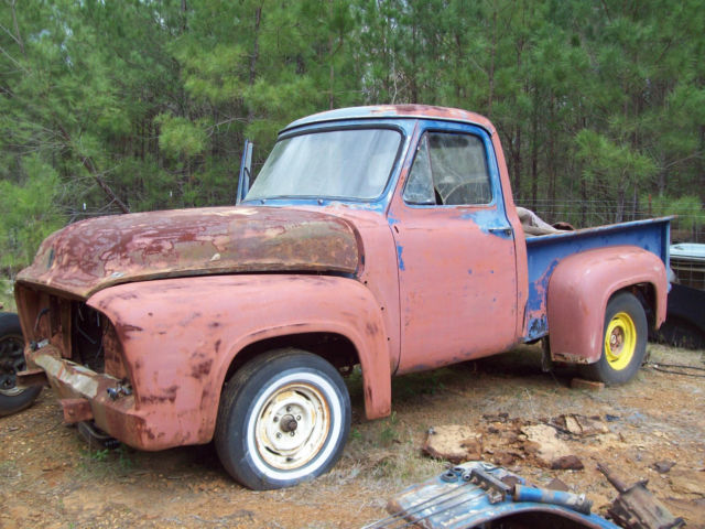 1953 FORD F-100 body,clear title,no motor,loads of xtra parts,rolling chassis 1953 Ford F-100
