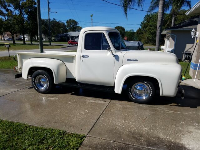1953 Ford F100 with Ford 305 motor 1953 Ford F-100