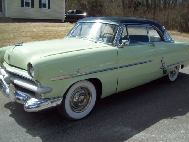 1953 Ford Victoria - photo 2