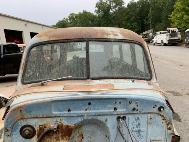 1953 GMC Suburban - photo 3