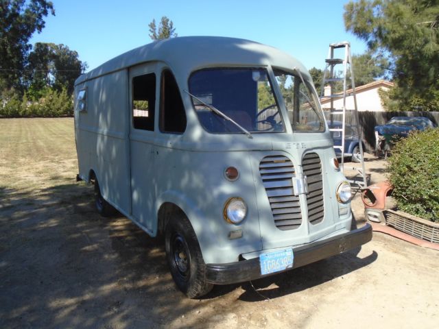 1953 International Harvester 1200A - photo 2