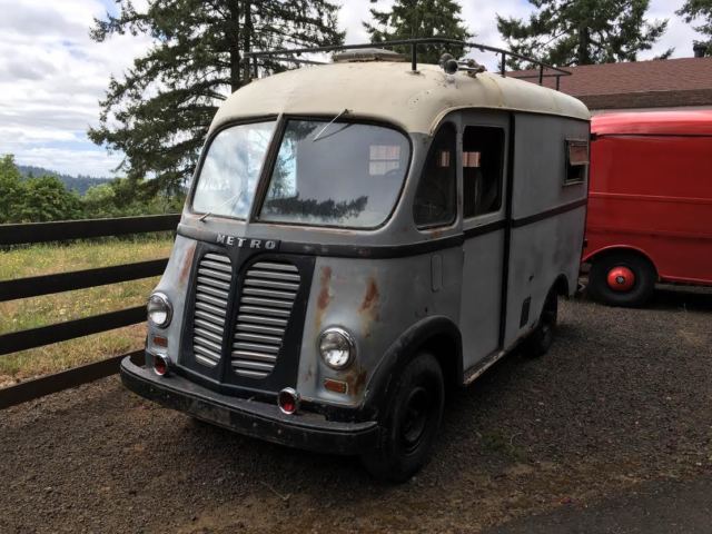 1953 International L120 Metro Stepvan - Police Paddy Wagon - MilkTruck - Shorty 1953 International Harvester LM-120 Metro Stepvan 102