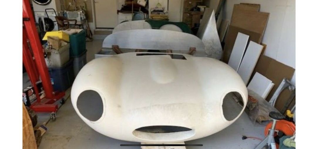 1953 Jaguar D TYPE race car - photo 11