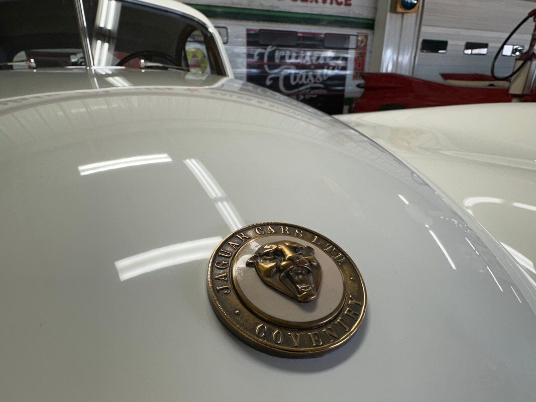 1953 Jaguar XK FHC - photo 10