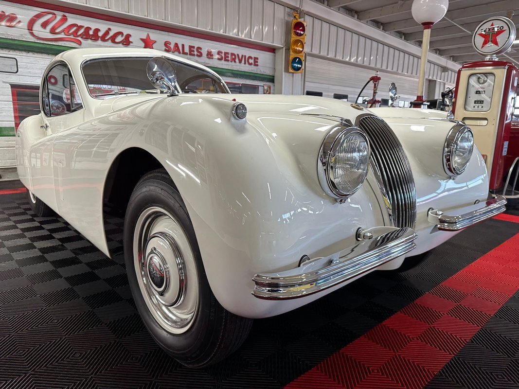 1953 Jaguar XK FHC - photo 4