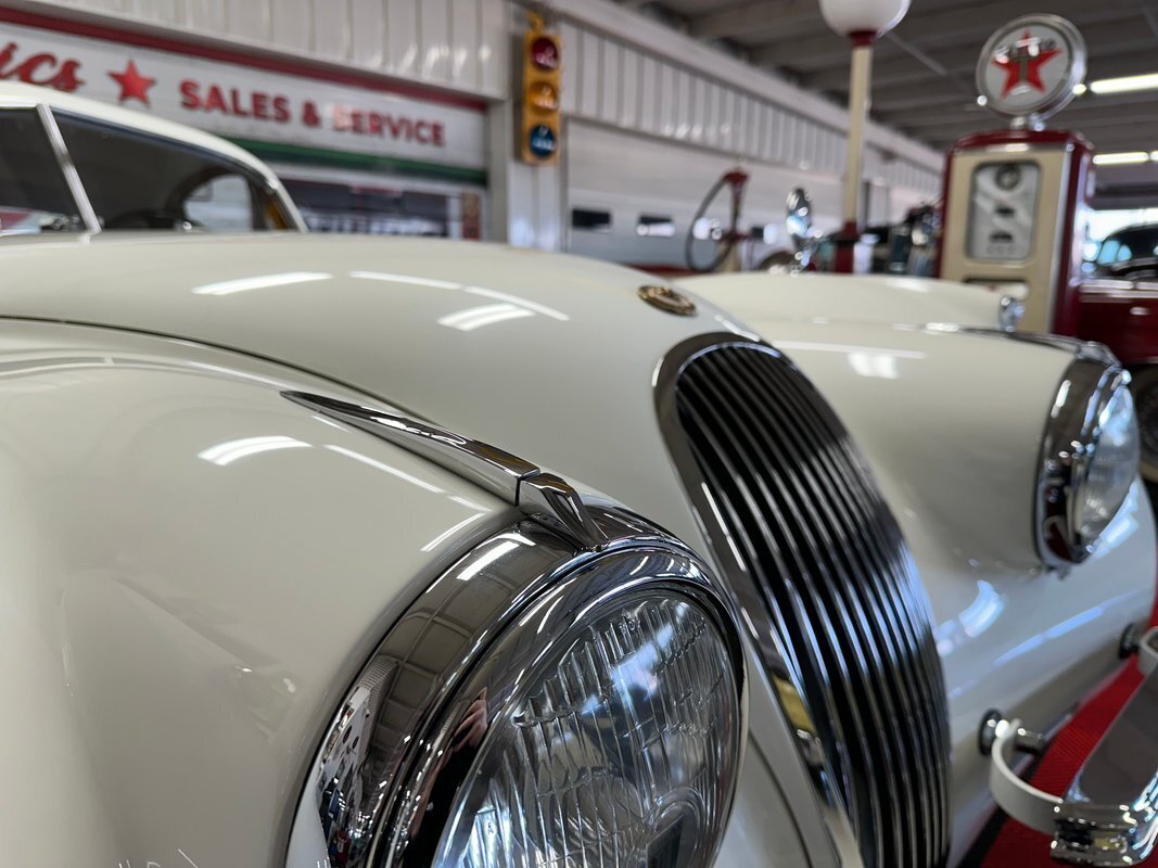 1953 Jaguar XK FHC - photo 7