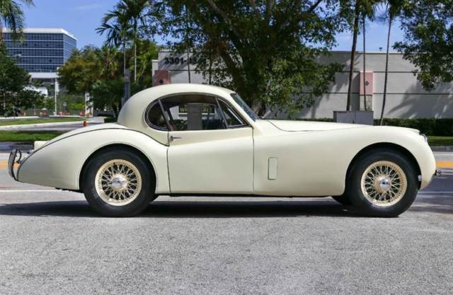 1953 Jaguar XK 120 COUPE - photo 2