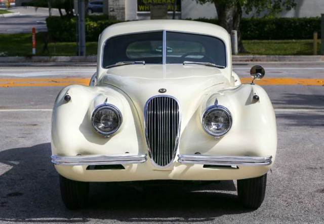 1953 Jaguar XK 120 COUPE - photo 3
