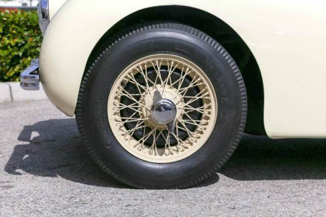 1953 Jaguar XK 120 COUPE - photo 8