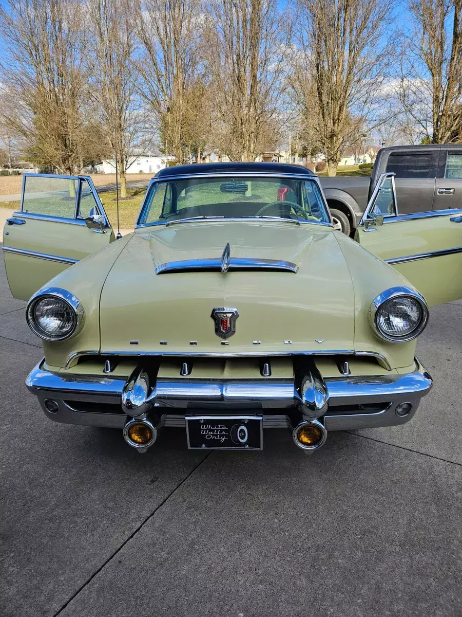 1953 Mercury Monterey - Black & Yellow 2 Door Hardtop 1953 Mercury Monterey