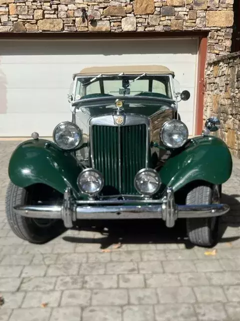 1953 MG TD British Sports Car. 1953 MG T-Series