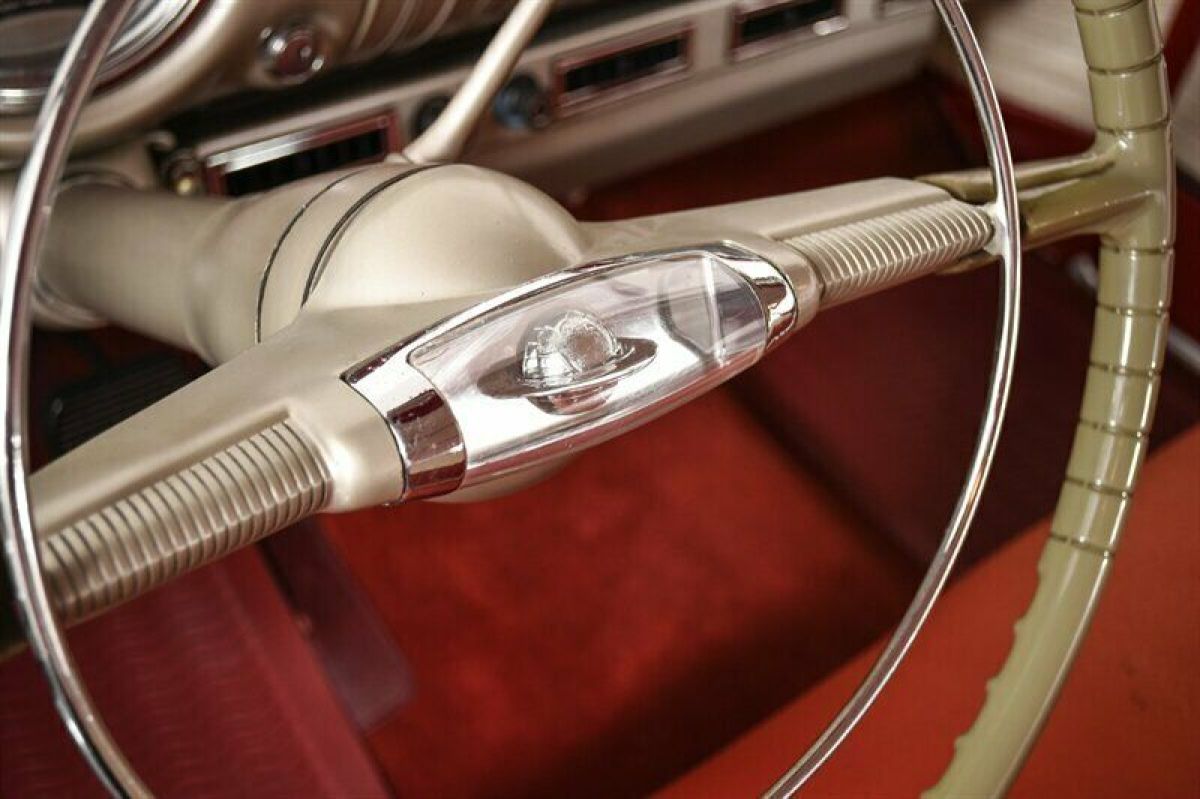 1953 Oldsmobile Eighty-Eight Super Holiday Coupe - photo 10