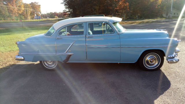 1953 Oldsmobile Eighty-Eight Sedan - photo 2