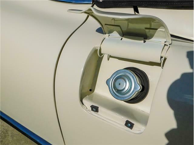 1953 Chevrolet Corvette Convertible - photo 11