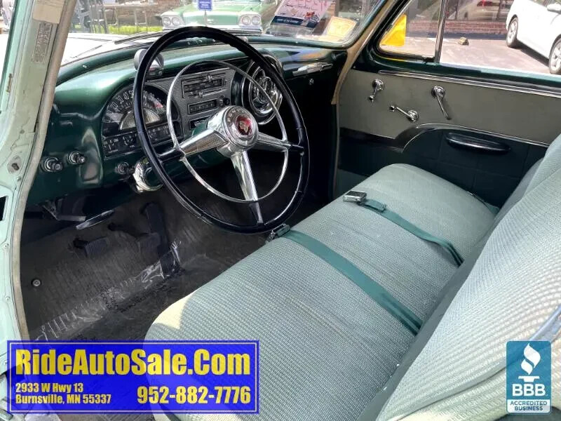 1953 Pontiac Chieftain Deluxe Sedan - photo 11