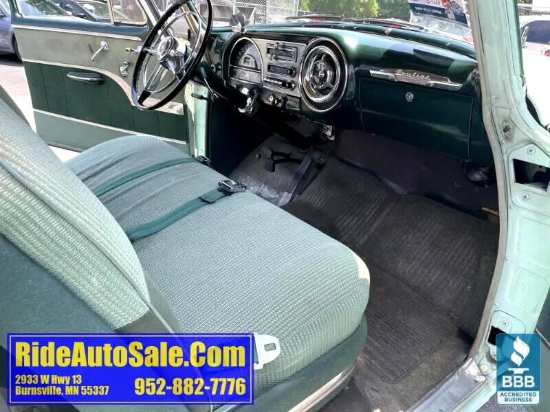 1953 Pontiac Chieftain Deluxe Sedan - photo 12