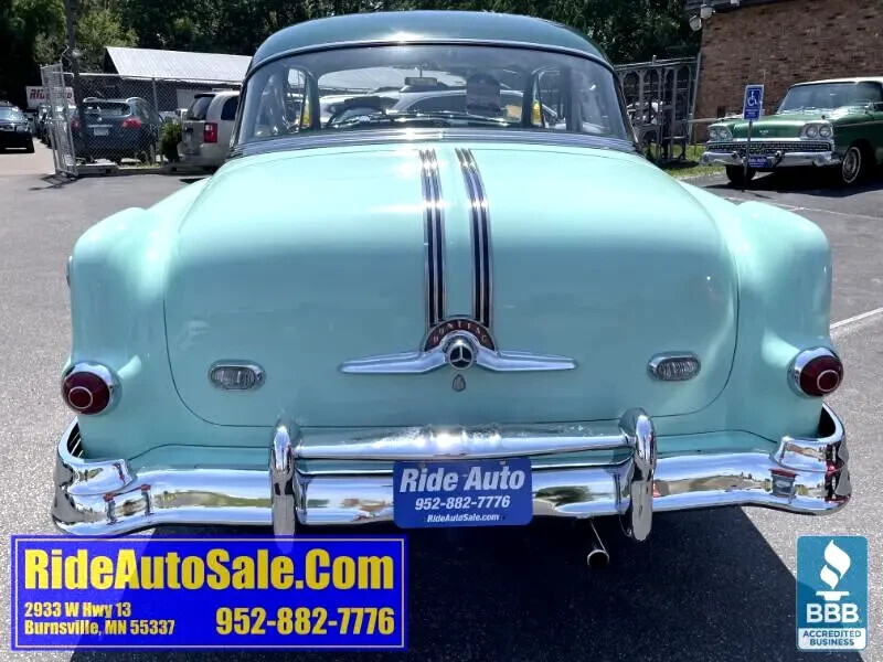 1953 Pontiac Chieftain Deluxe Sedan - photo 6