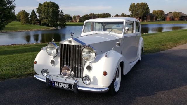 1953 Rolls-Royce Silver Wraith, Hooper body, limo partition, LH drive, resto-mod 1953 Rolls-Royce Silver Wraith