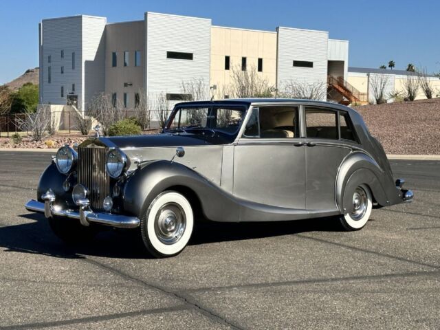 1953 Rolls-Royce Silver Wraith Hooper Treviot III Limousine - photo 3