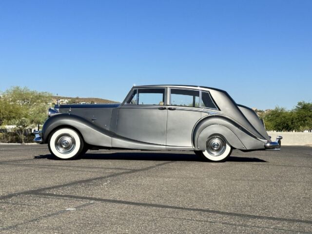 1953 Rolls-Royce Silver Wraith Hooper Treviot III Limousine - photo 8