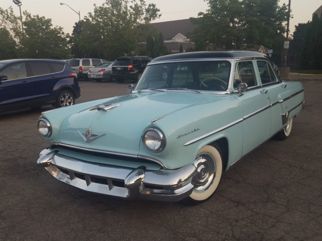 1954 Lincoln Capri - photo 2