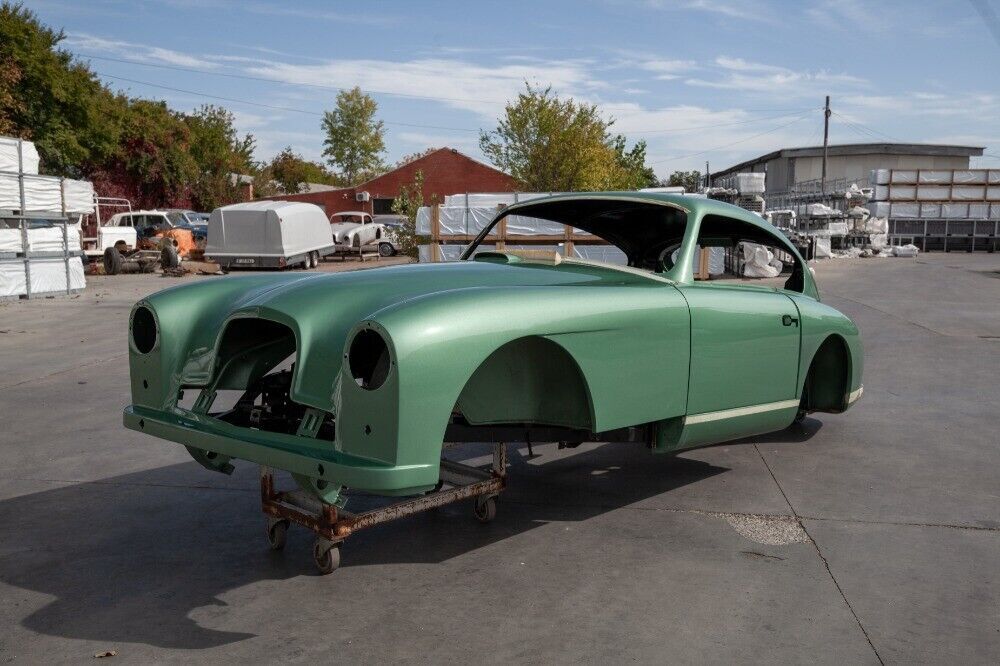 1954 Aston Martin DB2/4 - photo 2