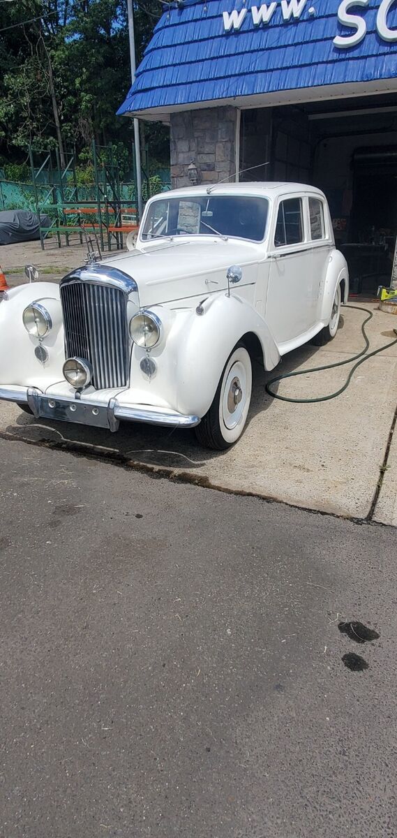 1954. BENTLEY 4DR. SEDAN 1954 Bentley 4drv. Sedan