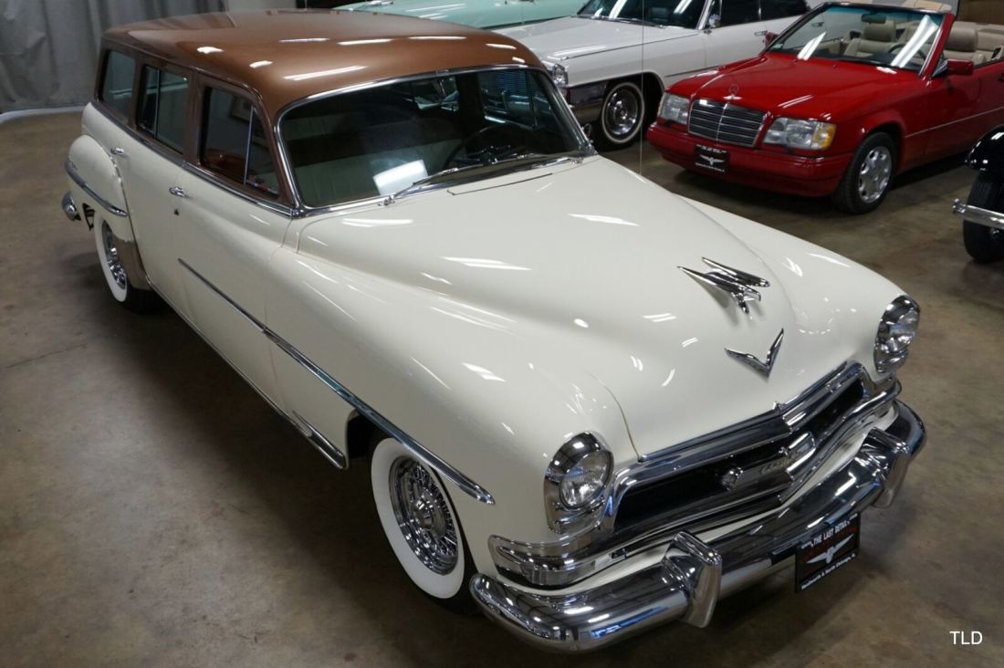 1954 Chrysler New Yorker Town & Country Wagon - photo 2