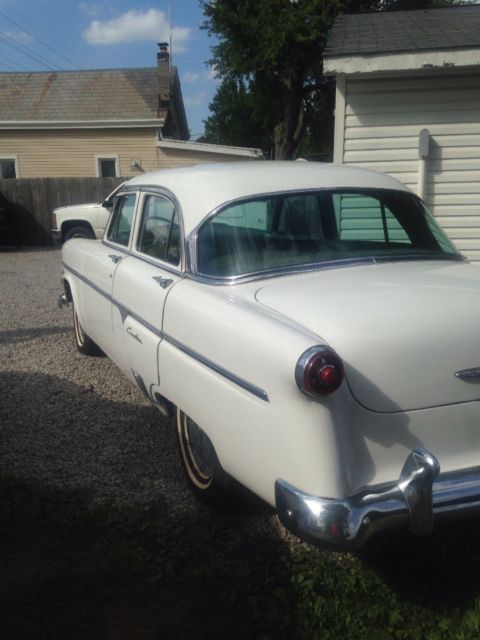 1954 Ford Crestline