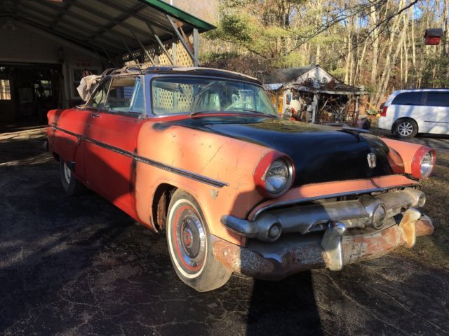 1954 FORD CRESTLINE