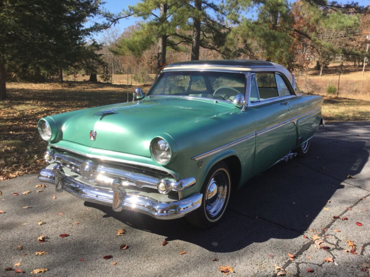 1954 Ford Crestline - photo 2