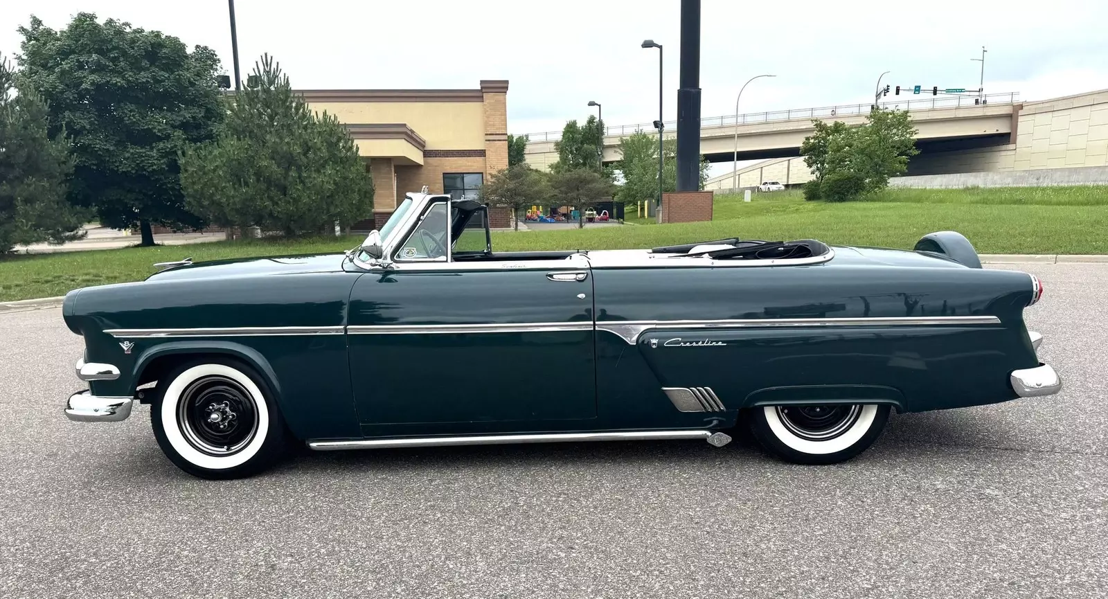 1954 Ford Crestline Sunliner - photo 7